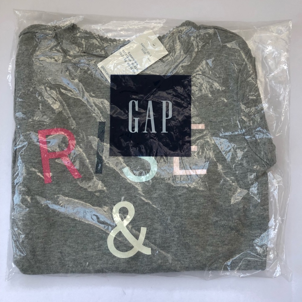 3/$20 - Gap girls pj top - size 5 (BNIB)